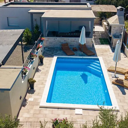 Сasa de vacaciones Casa Bella With Private Pool *
