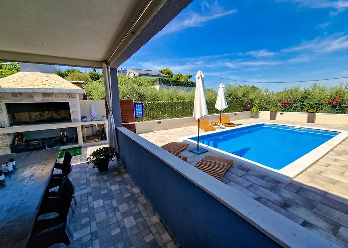 Casa Bella With Private Pool Casa de Férias Split