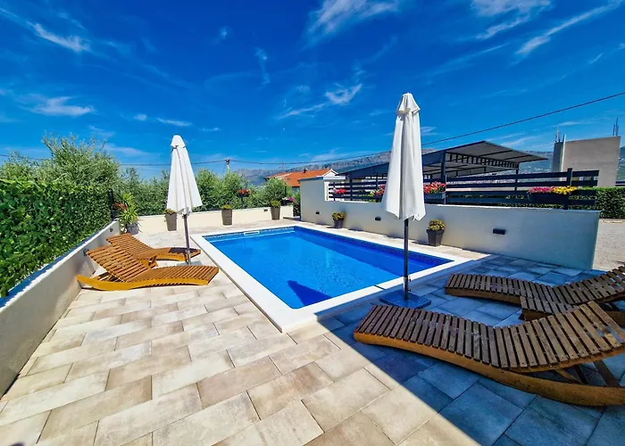 Casa Bella With Private Pool Casa de Férias *