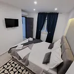 Casa Bella With Private Pool בית נופש *