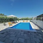 Casa Bella With Private Pool ספליט