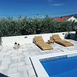 בית נופש Casa Bella With Private Pool ספליט